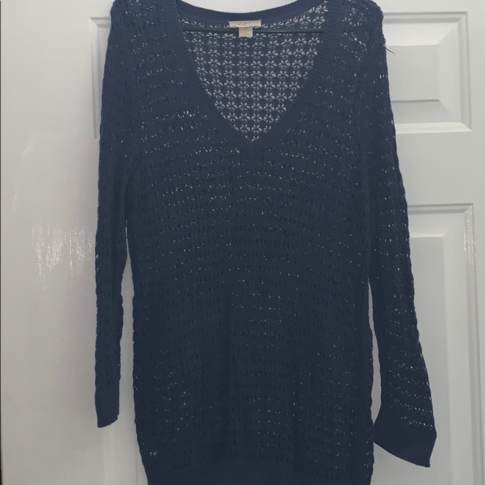 Navy long sleeved oversized sweater